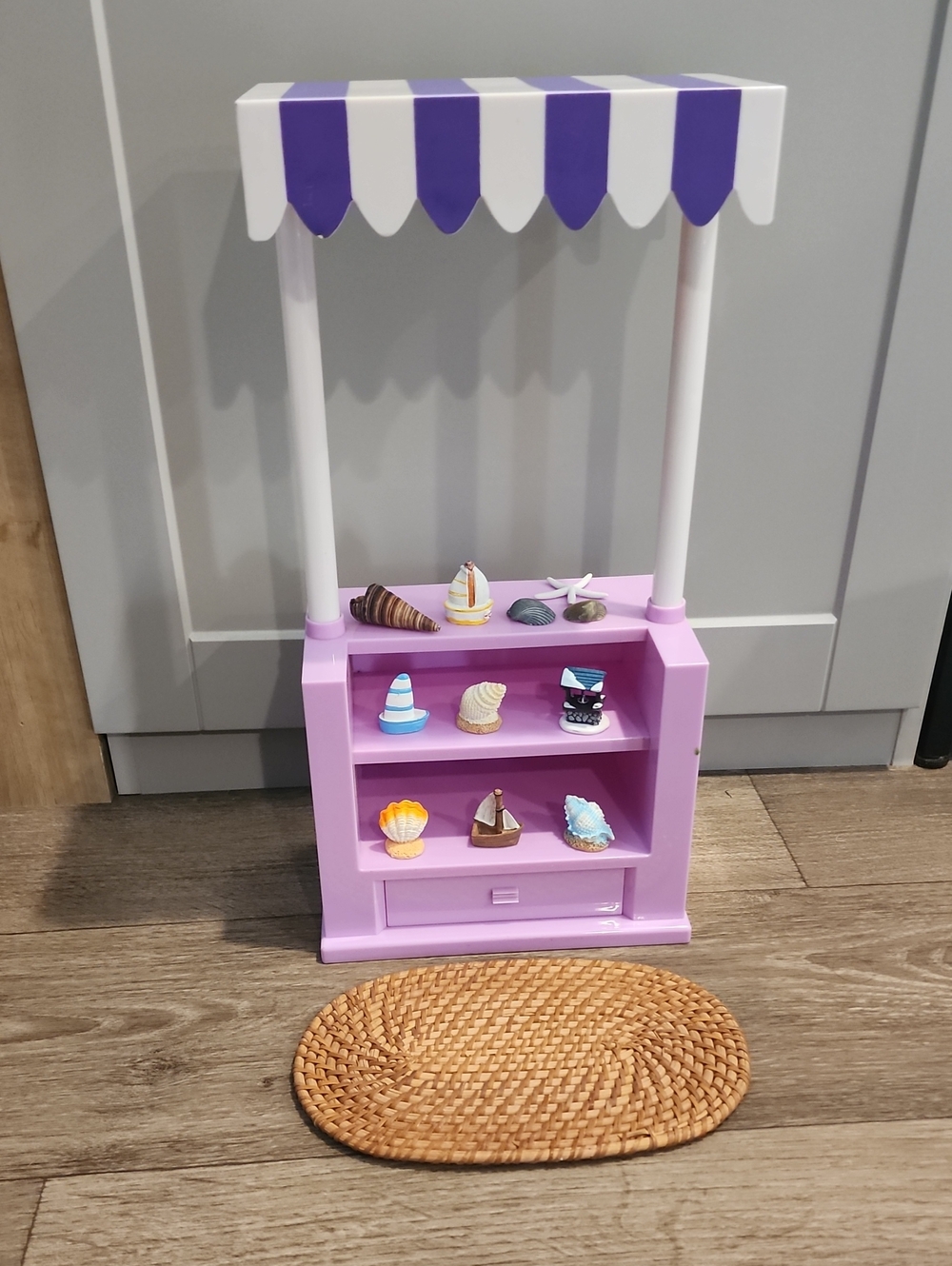18in doll stand